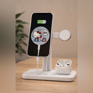 Sonix Hello Kitty Sanrio MagLink Wireless Charger - Red
